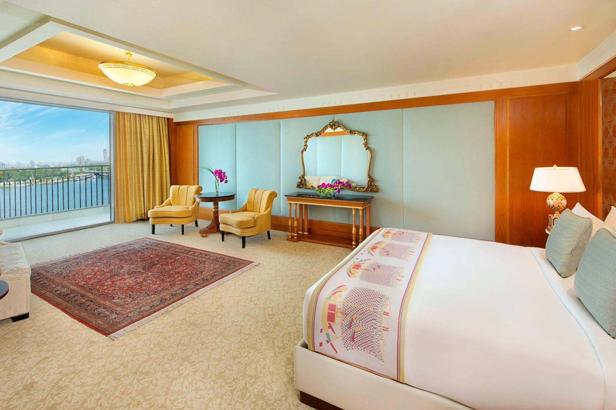 The Nile Ritz-carlton, Szálloda