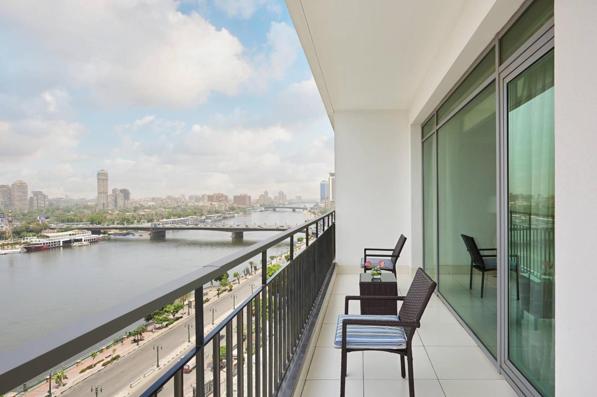 The Nile Ritz-carlton, Hotel 5*