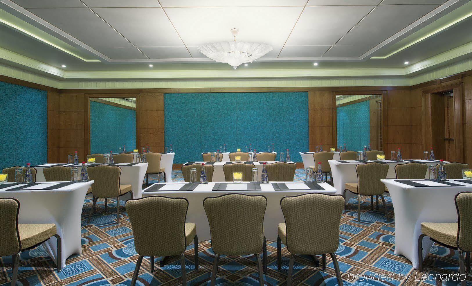 The Nile Ritz-carlton, 5* Kairó